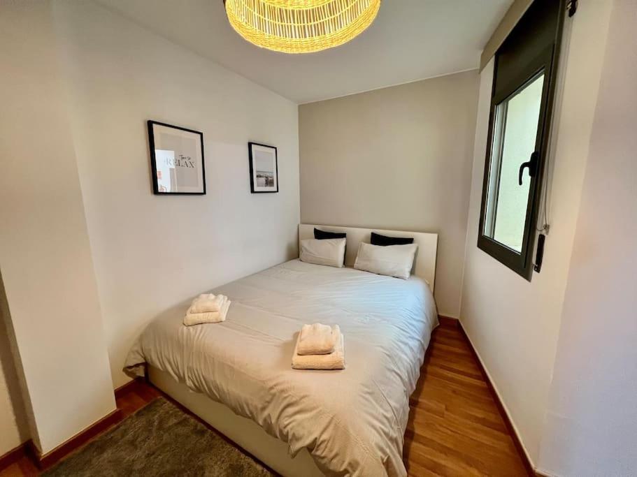 Apartamento Espacioso Y Familiar Terrassa Buitenkant foto