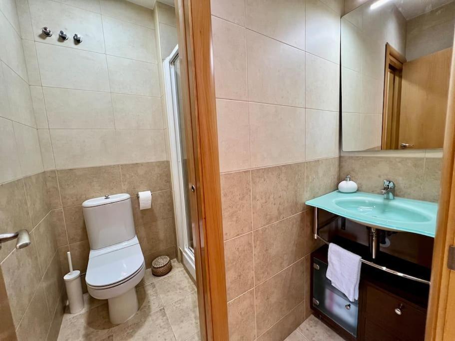 Apartamento Espacioso Y Familiar Terrassa Buitenkant foto