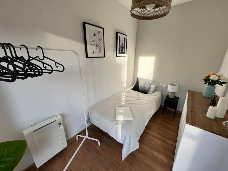 Apartamento Espacioso Y Familiar Terrassa Buitenkant foto