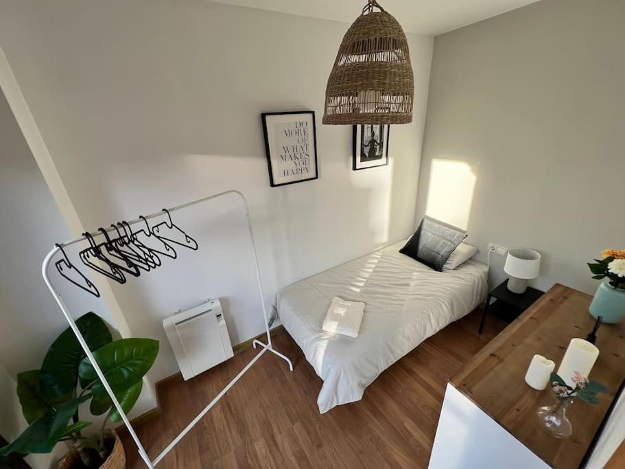 Apartamento Espacioso Y Familiar Terrassa Buitenkant foto